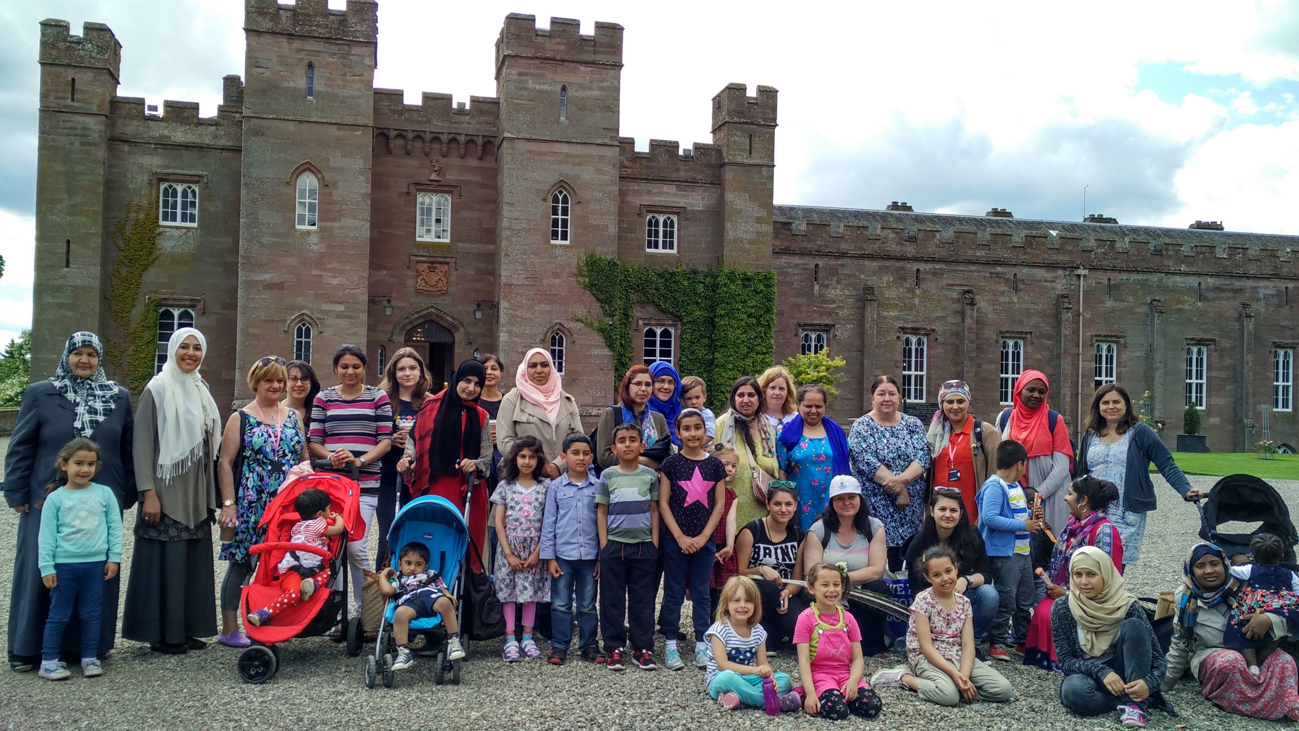 Hamish, Peacocks & Scone Palace - a day out with DIWC